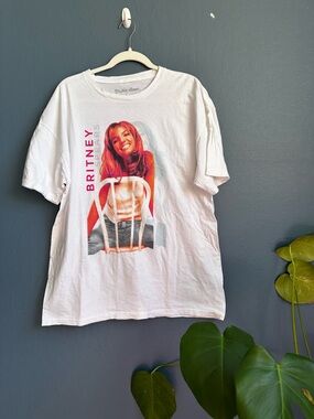 Britney Spears Y2K Graphic Tee